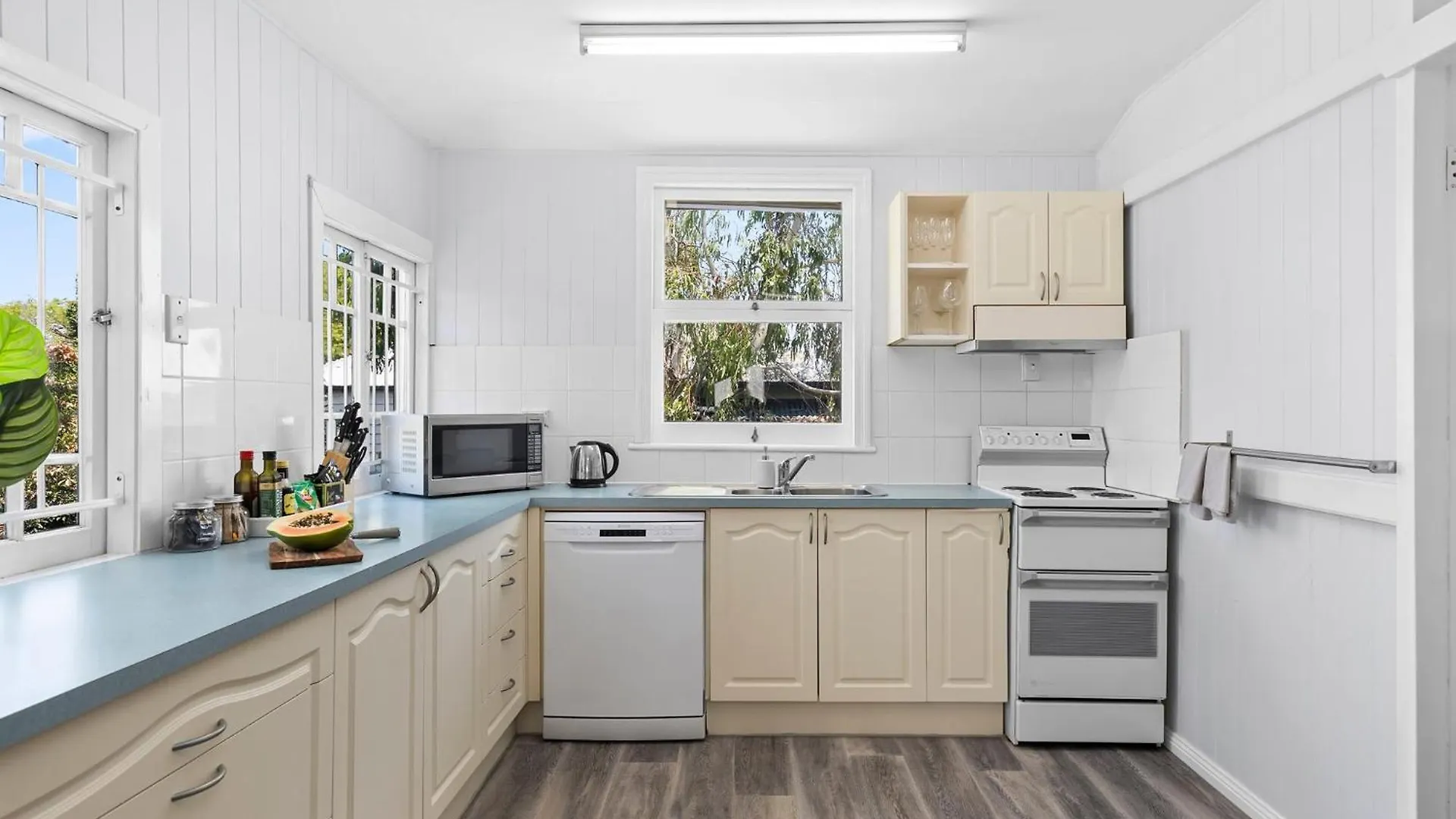 Wow Bridge Views Near Cbd Quiet Bus Train Villa Brisbane Holiday home